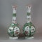Pair of Chinese famille verte facetted bottle vases, Kangxi (1662-1722) - image 3