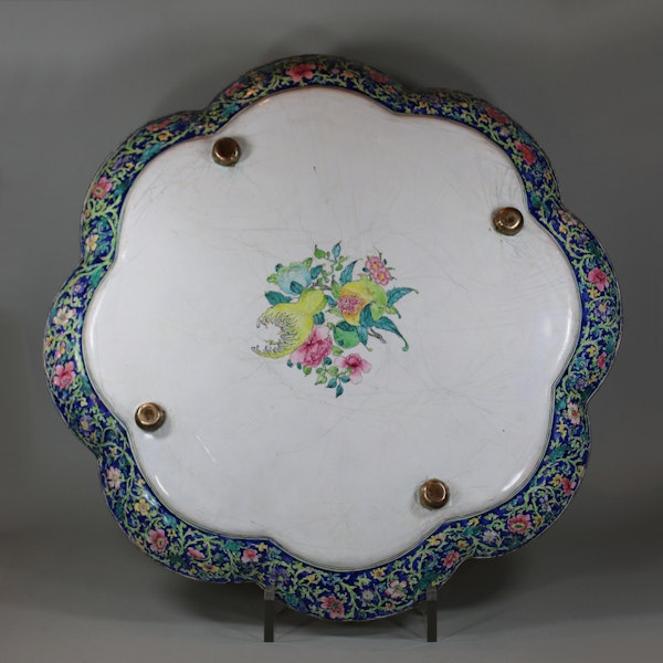 Large fine Canton enamel lobed tray Qianlong (1736-1795) circa 1760 - image 1