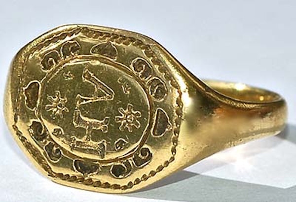 Tudor signet ring - image 4