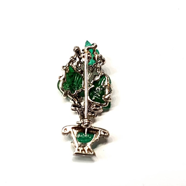 Carved emerald and diamond giardinetti brooch  DBGEMS - image 2