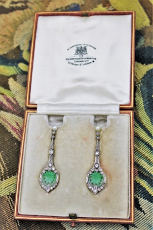 Downstairs in Grays: An exceptional pair of Antique Natural Jadeite (untreated), Diamond & Pearl Earrings set in 18ct Yellow Gold & Platinum, Circa 1920-1930.