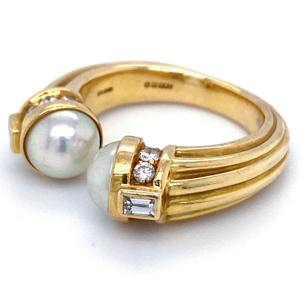 Classically Inspired  Pearl and Diamond Ring - image 3
