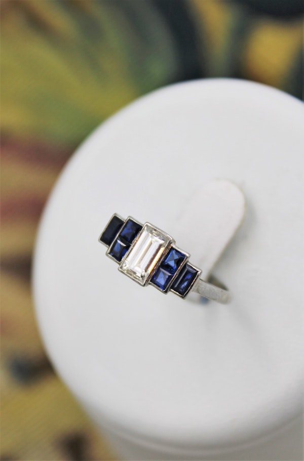 A very beautiful Art Deco 0.75 Carat Diamond and Sapphire Engagement Ring mounted in Platinum, English, Circa 1925 - image 1