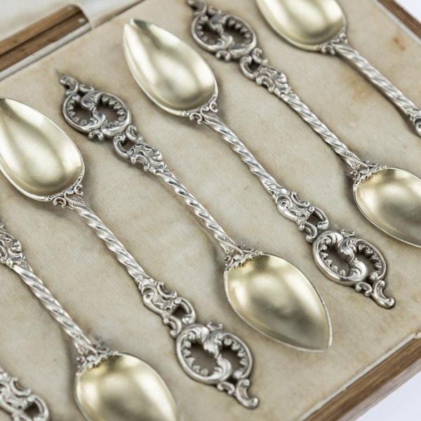 Faberge Set of Twelve Silver Gilt Coffee Spoons, Moscow, c1890 - image 2