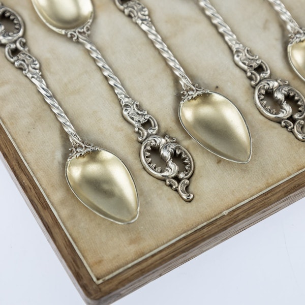 Faberge Set of Twelve Silver Gilt Coffee Spoons, Moscow, c1890 - image 4