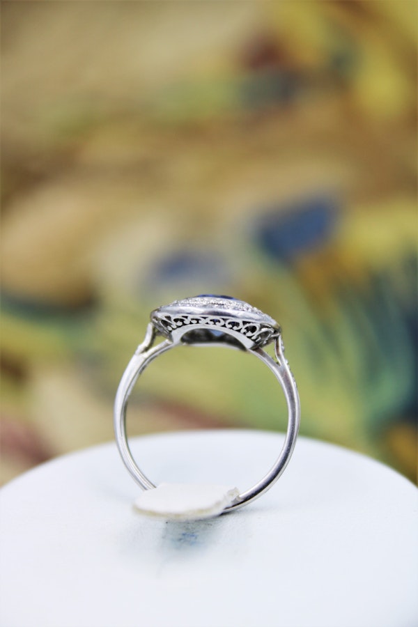 A very unusual Platinum & Diamond & Sapphire "Plaque" Ring, Circa 1930-1940. - image 3