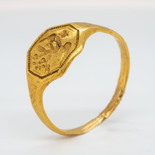17th century fine gold Merchants ring - image 3