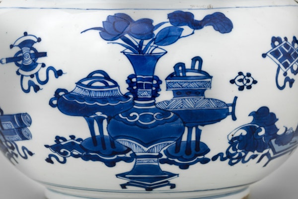 A CHINESE BLUE AND WHITE KANGXI JAR - image 2