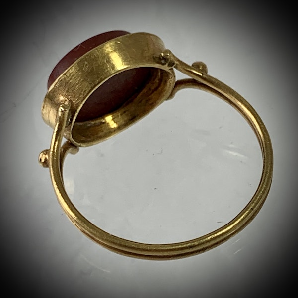 Ancient Roman intaglio in 1800 gold ring - image 2