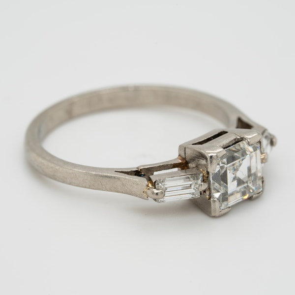 Art Deco diamond ring, asscher cut , 1 .25 ct est. centre with diamond shoulders - image 2