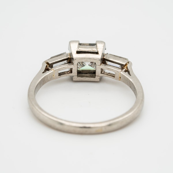 Art Deco diamond ring, asscher cut , 1 .25 ct est. centre with diamond shoulders - image 4