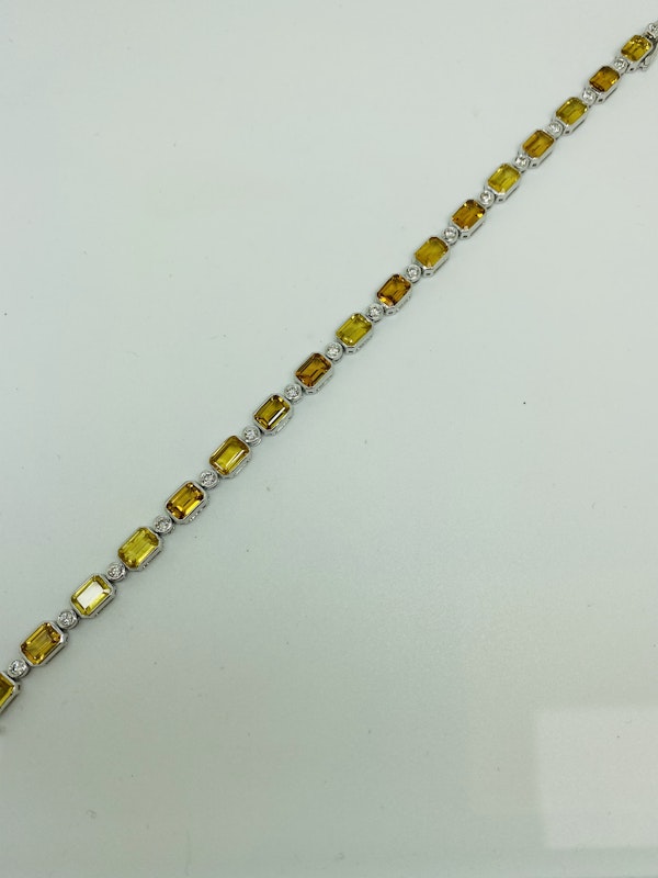 18K white gold 13.53ct Natural Yellow Sapphire and 0.89ct Diamond Bracelet - image 3