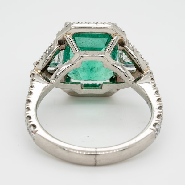 Emerald and Diamond Ring  DBGEMS - image 3