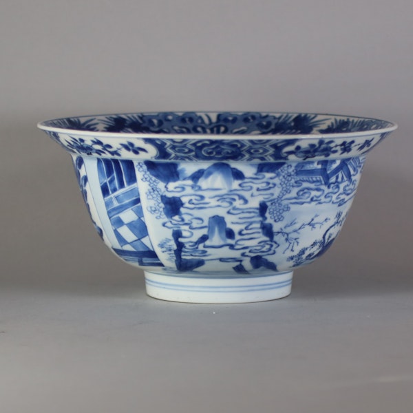 Fine Chinese blue and white ‘klapmuts’ bowl, Kangxi(1662-1722) - image 4