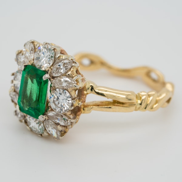 Emerald and diamond rectangular cluster  ring - image 3