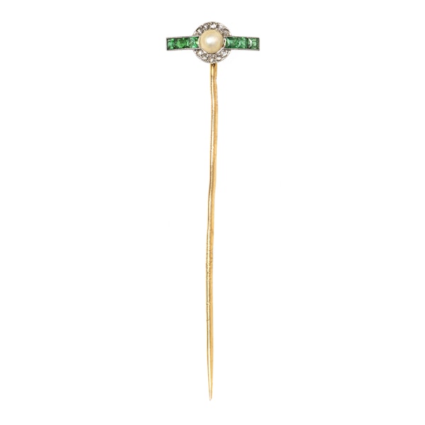 Antique T-Shaped Tie Pin in Gold with Natural Pearl, Diamonds and Emeralds, French circa 1900. - image 2