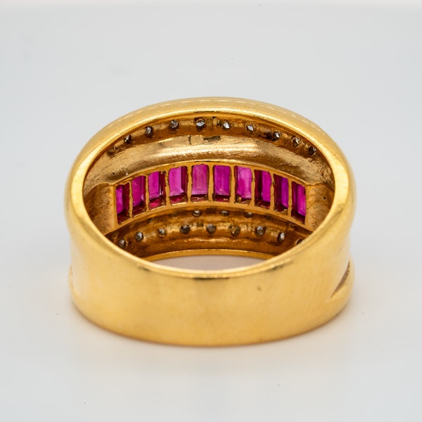 18K yellow gold 1.00ct Natural Ruby and 0.20ct Diamond Ring - image 5