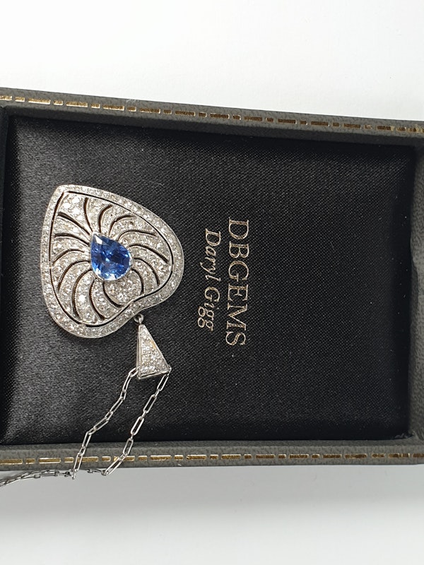 Art deco sapphire and diamond heart pendant - image 4