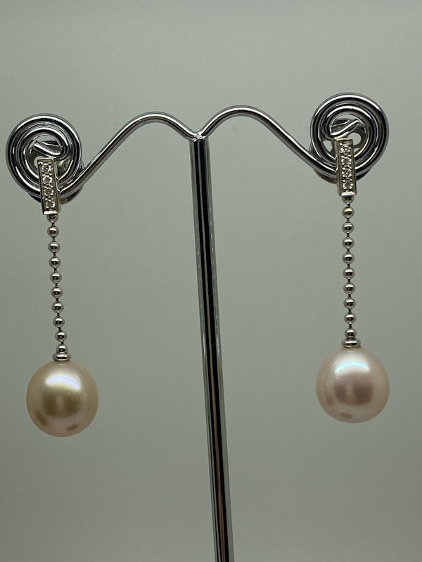 "Boodles" 18K white gold Diamond and Pearl Earrings - image 2