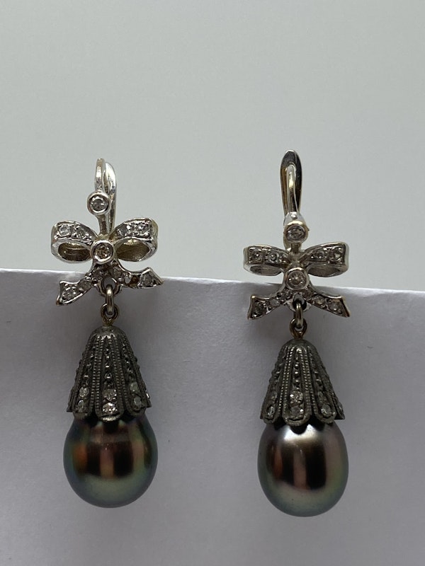 18K white gold Diamond and Pearl Earrings - image 2