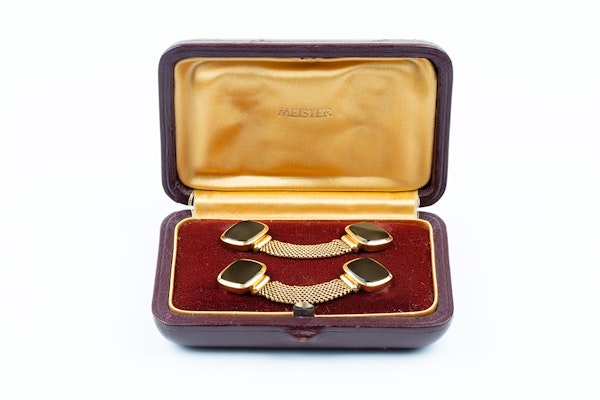 Vintage Meister “Around the Cuff” Links with Onyx set in 18 Karat Yellow Gold, Swiss circa 1950. - image 2