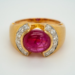 Cabochon ruby and diamond  ring