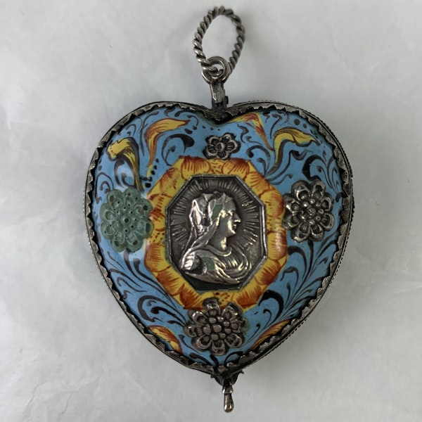 Seventeenth century enamelled silver heart - image 2