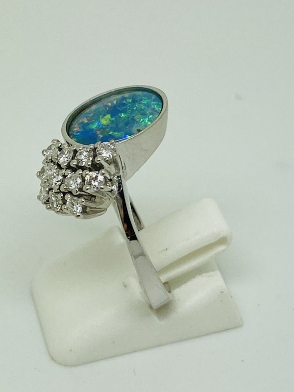 18K white gold Opal and Diamond Ring - image 2