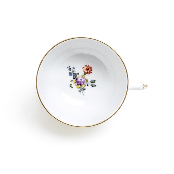 18th century Meissen cups and saucers - image 9