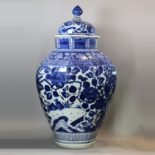 Large Japanese Arita Porcelain Blue and White Octagonal Baluster