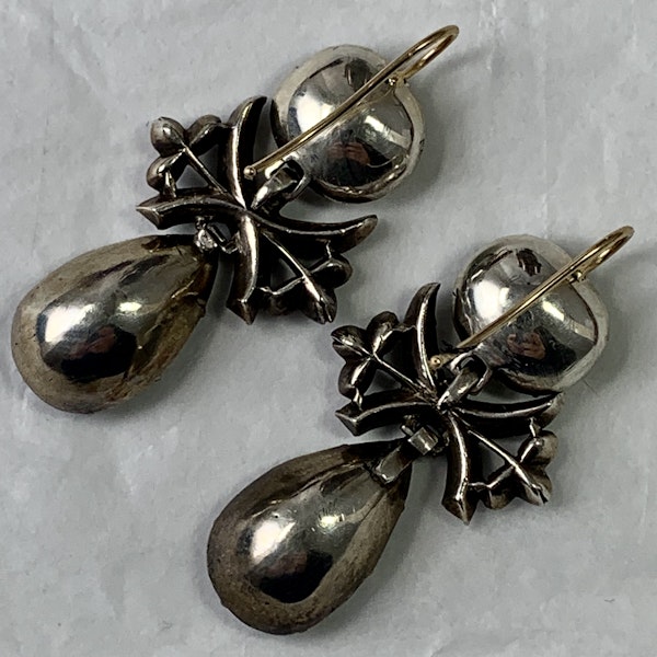 Pair of eighteenth century paste earrings - image 2