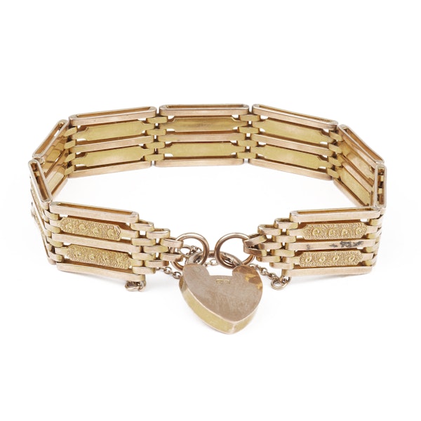 A 1940s Gold Heart Shaped Padlock Bracelet - image 4