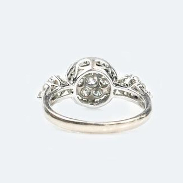 A 1980s Diamond Daisy Cluster Ring - image 3