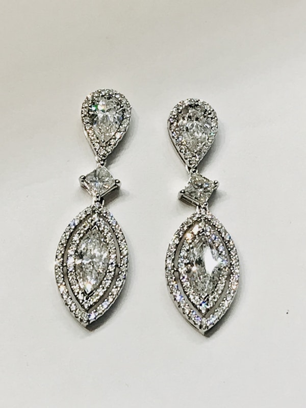 18K white gold 4.41ct Diamond Earrings - image 5