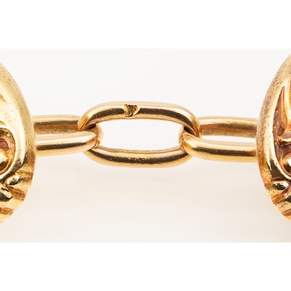 Art Nouveau Cufflinks with Carved Scrolls & Diamond Centre in 18 Karat Gold, French circa 1890. - image 3