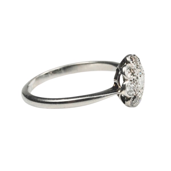 An antique Daisy Diamond Cluster Ring - image 2