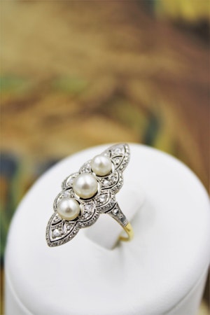 Downstairs at Grays: A very fine Antique Natural Pearl & Diamond Plaque Ring set in 18ct Yellow Gold & Platinum, French, Circa 1925