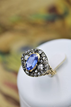 Downstairs at Grays: A very fine Georgian/ Victorian, Antique Sapphire & Diamond Cluster Ring in 18ct Yellow Gold & Silver.