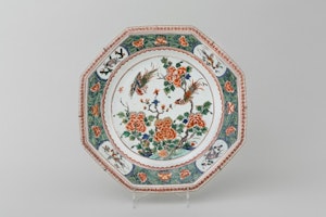 A LARGE FAMILLE VERTE PIECRUST DISH, KANGXI (1662 1722)