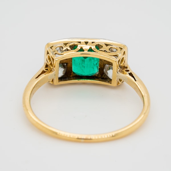 Emerald and diamond tablet shape Art Deco ring - image 4