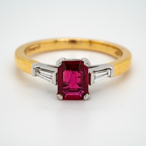 18K yellow/white gold 1.10ct Natural Ruby and 0.18ct Diamond Ring