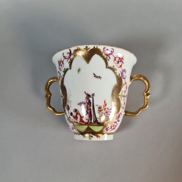 Meissen two-handled beaker and saucer,  the saucer circa 1724 and the beaker slightly later - image 3