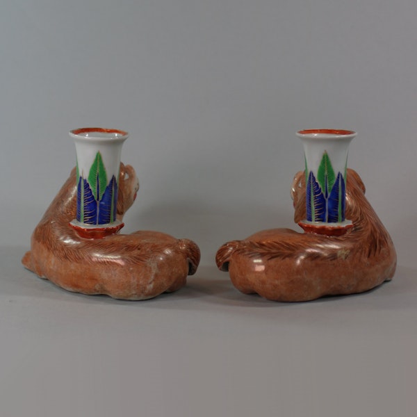 Pair of Chinese famille rose recumbent pug dog candle holders, Jiaqing (1796-1820) - image 4