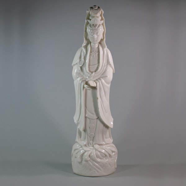 Chinese Blanc de Chine figure of Guanyin, Kangxi (1661–1722) - image 1