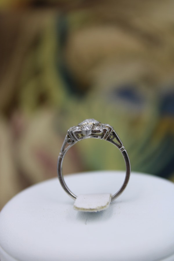 An exceptional "Quatrefoil" Platinum & Diamond "Art Deco"  Platinum Ring Circa 1920-1930 - image 2