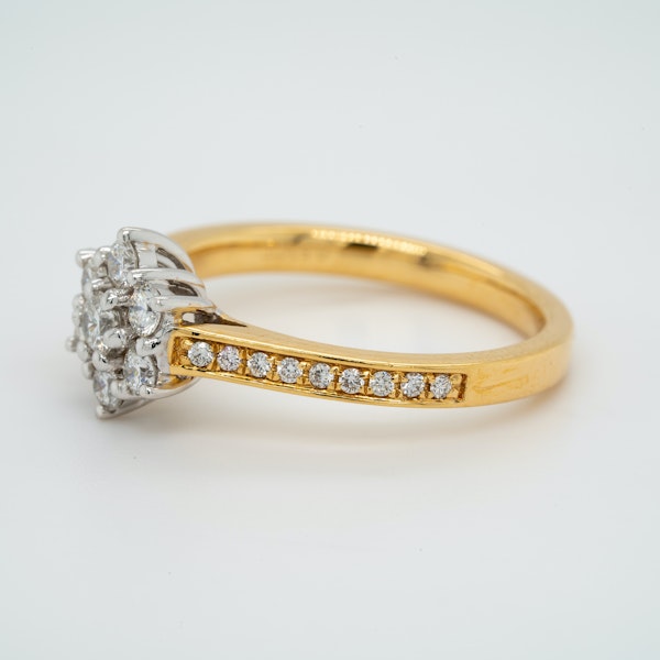 18K white/yellow gold 1.00ct Diamond Cluster Ring - image 3