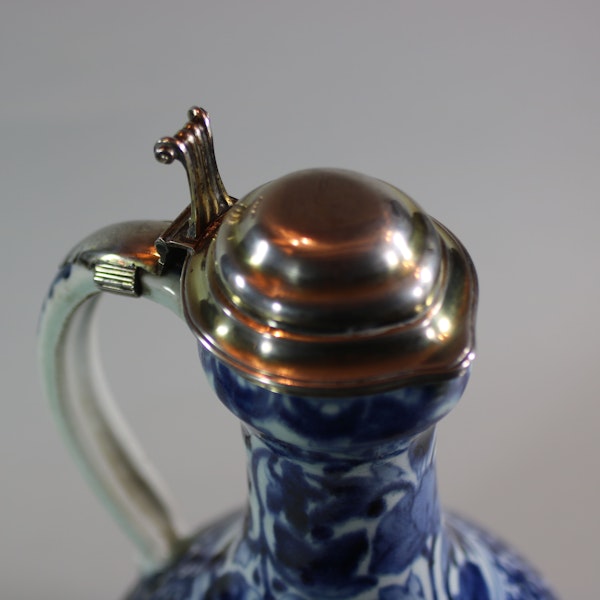 Japanese blue and white Arita ewer, circa 1680, with early mounts - image 6