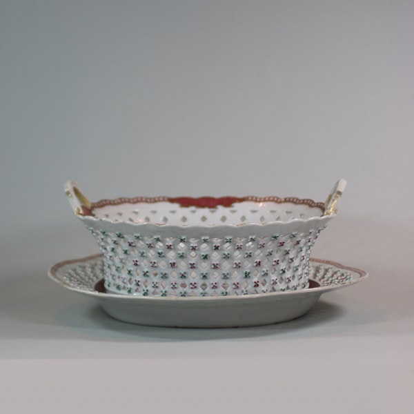 Chinese famille rose basket and stand, Qianlong (1736-95) - image 6