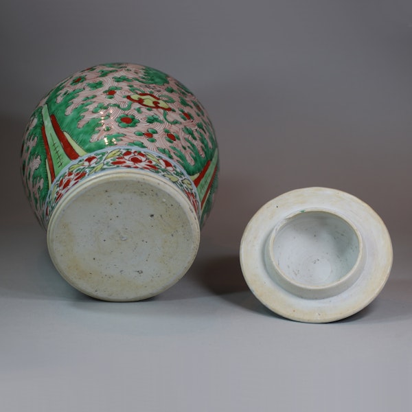 Chinese wucai transitional vase and cover, 17th century - image 4