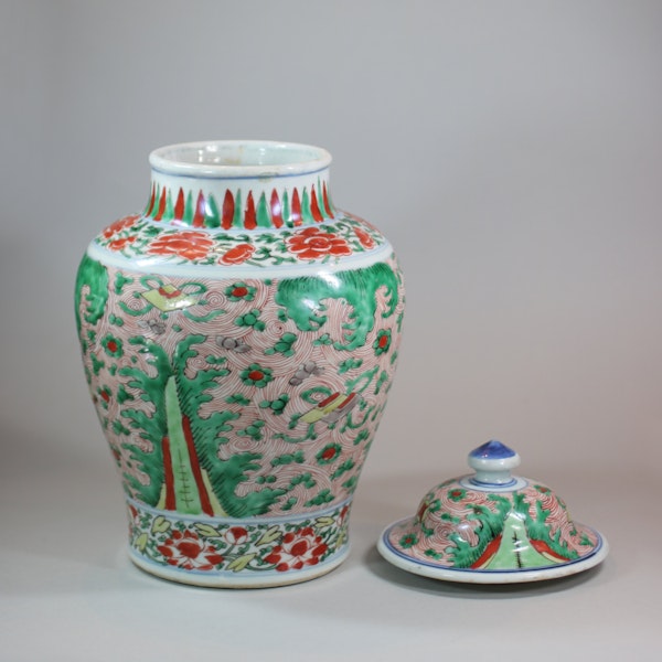 Chinese wucai transitional vase and cover, 17th century - image 6